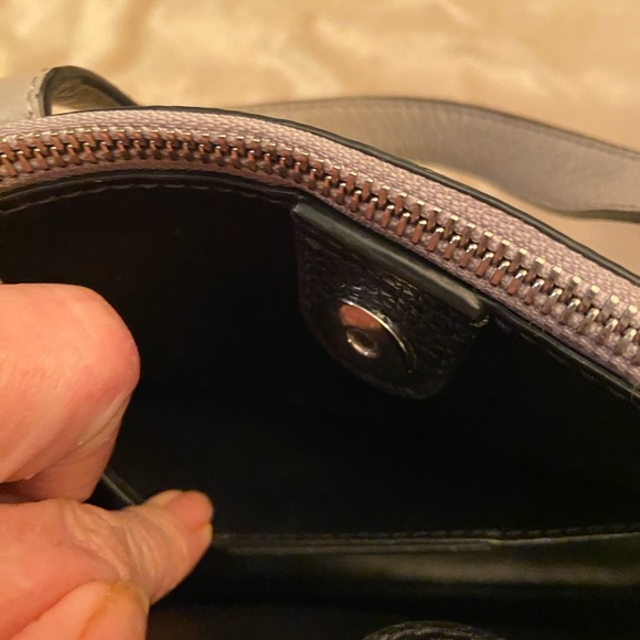 EUC MICHAEL KORS Gemma pebbled leather small pocket crossbody messenger --dark - Picture 6 of 10